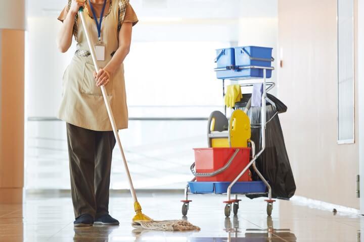 Преимущества профессиональных услуг по уборке офисов